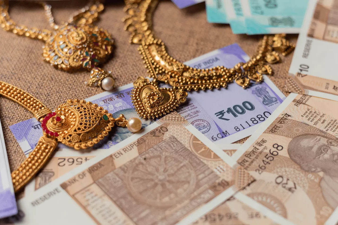 Gold_rate_and_investment_3.webp