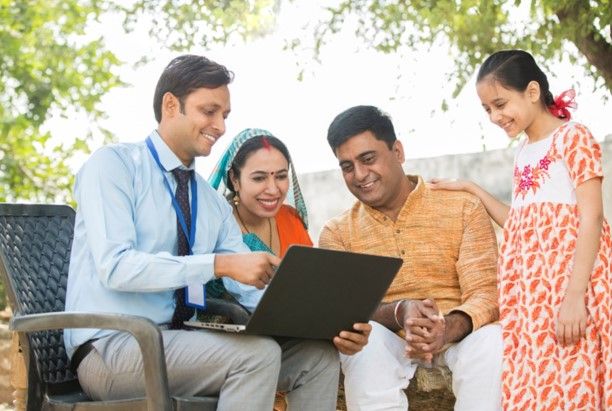 who-should-buy-max-life-smart-wealth-advantage-guarantee-plan.jpg